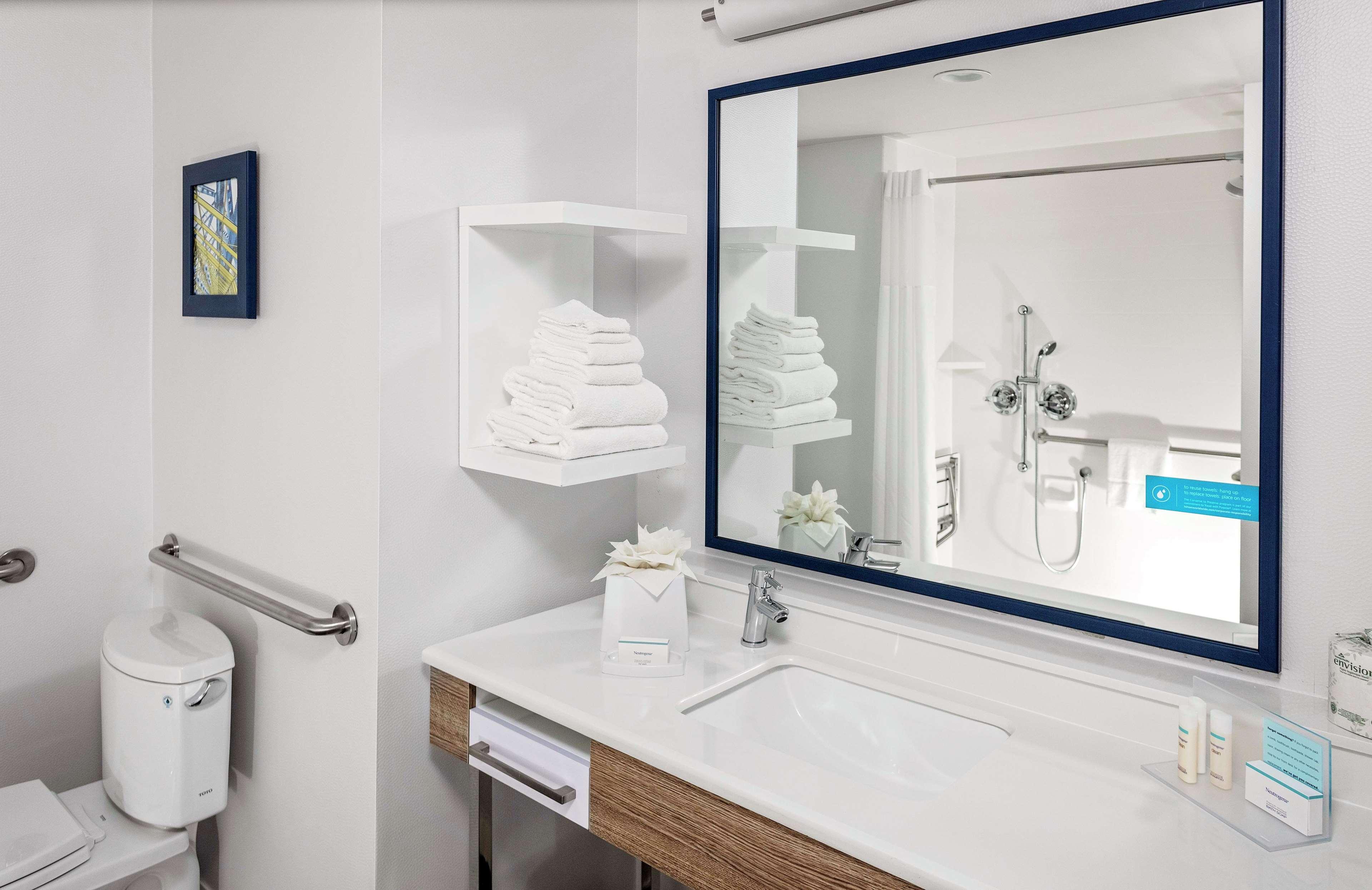 Hampton Inn Cranbury Екстериор снимка