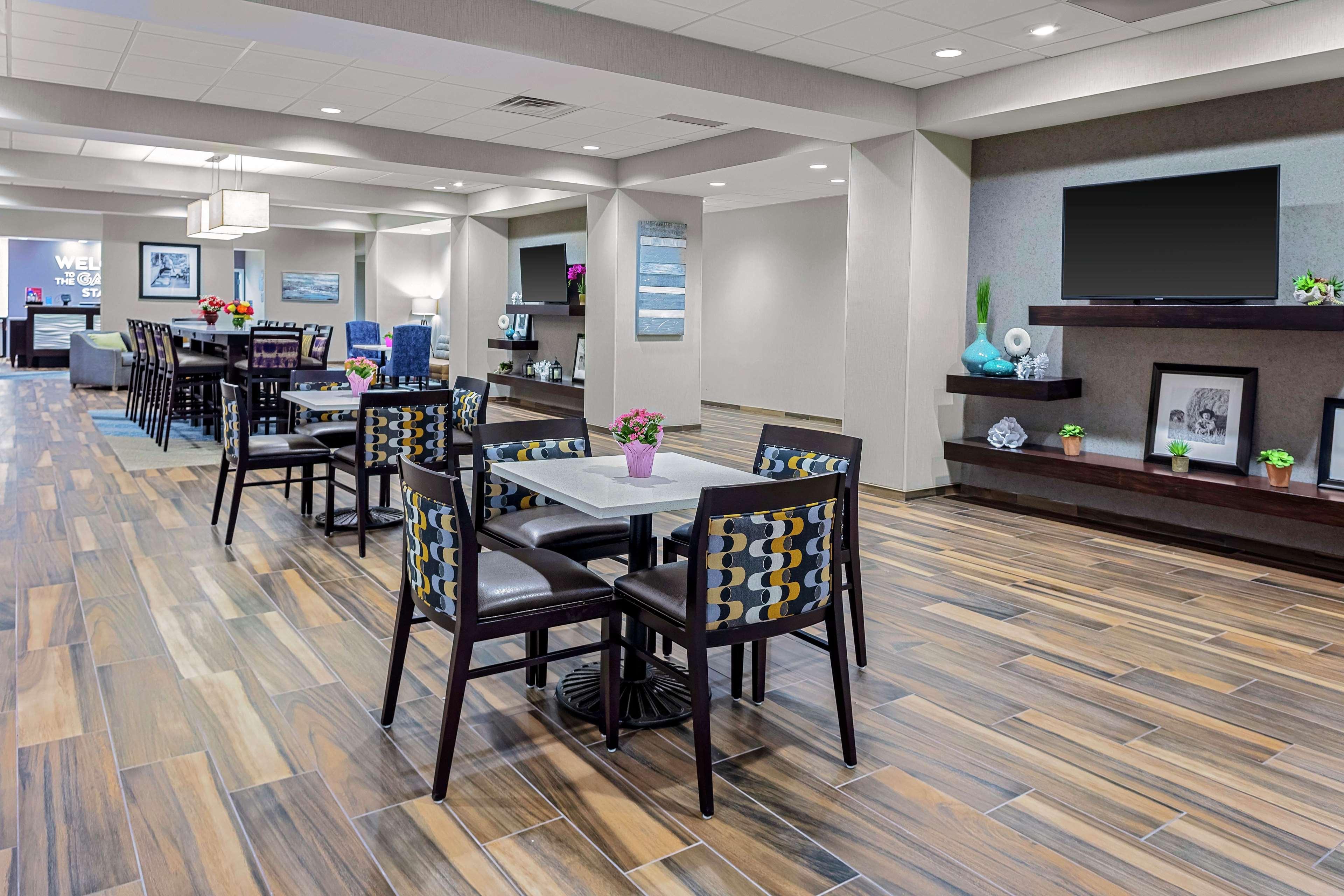 Hampton Inn Cranbury Екстериор снимка