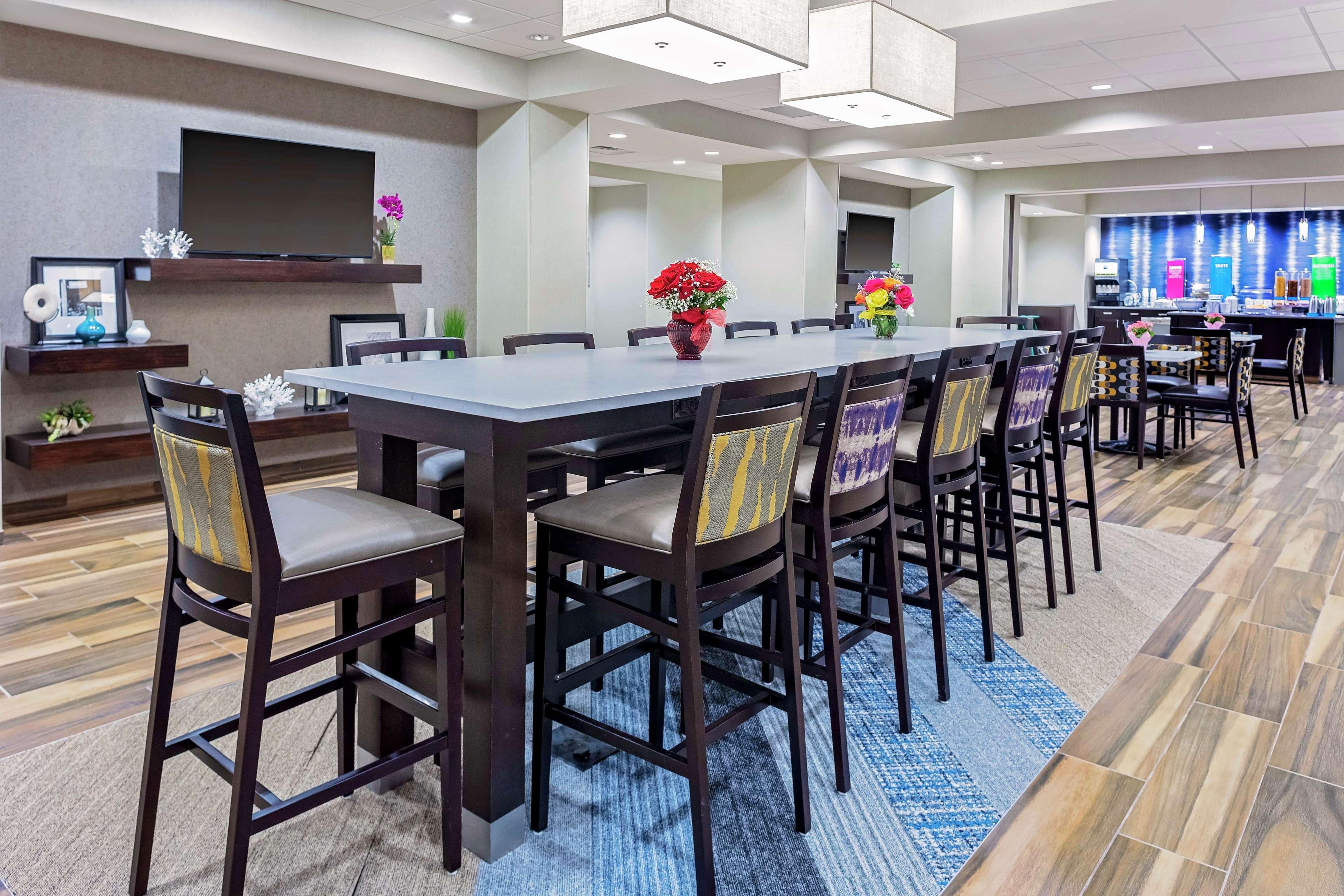 Hampton Inn Cranbury Екстериор снимка