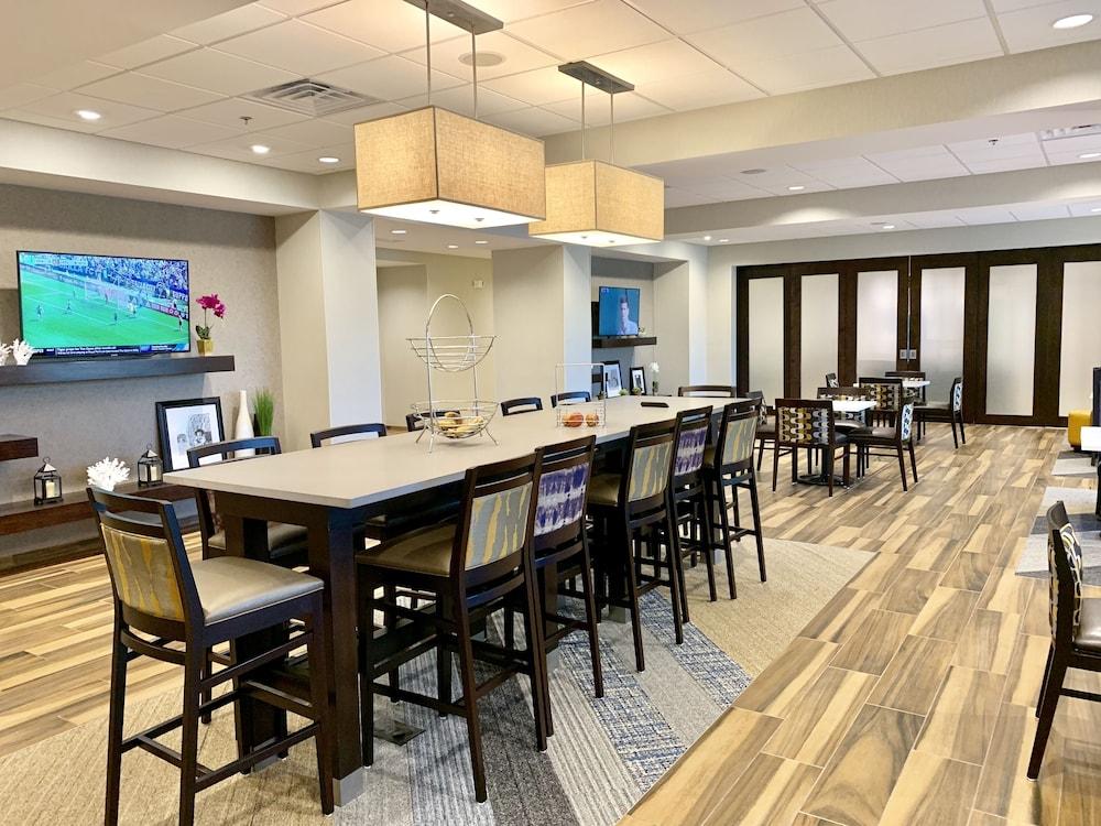 Hampton Inn Cranbury Екстериор снимка