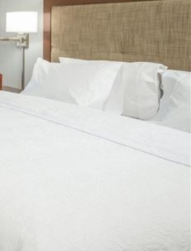 Hampton Inn Cranbury Екстериор снимка